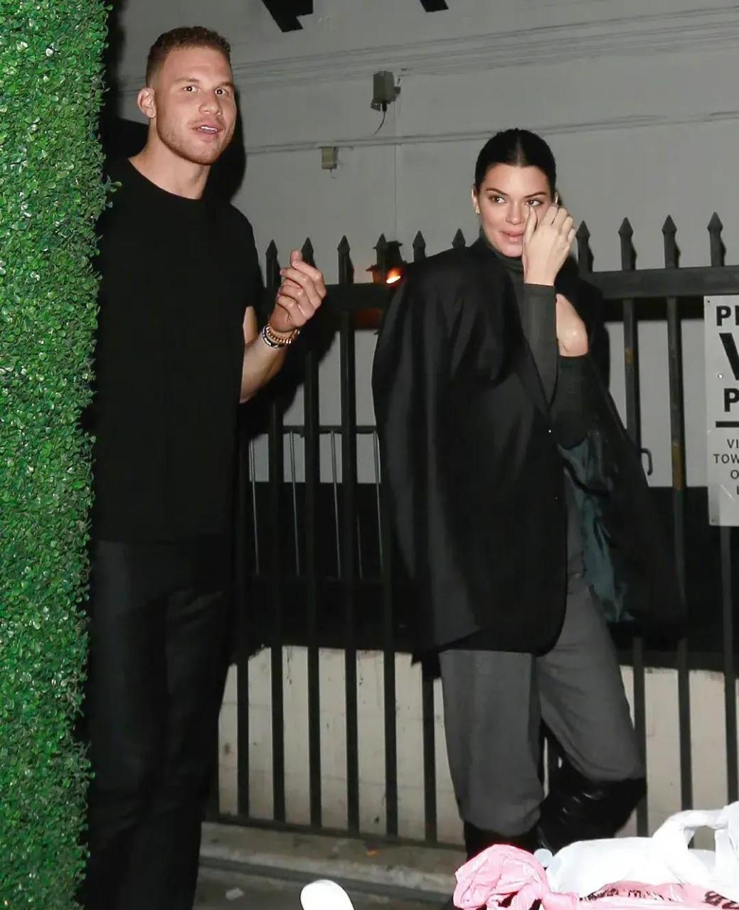 gif创作人# 格里芬和西蒙斯讨论起詹娜的时候会尴尬吗 [捂脸]