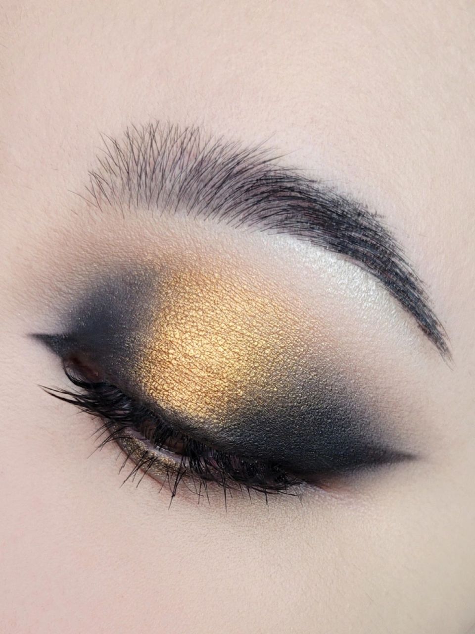 10分钟速成超浓郁黑金烟熏 突然发现我好像没有出过详细的烟熏妆教程