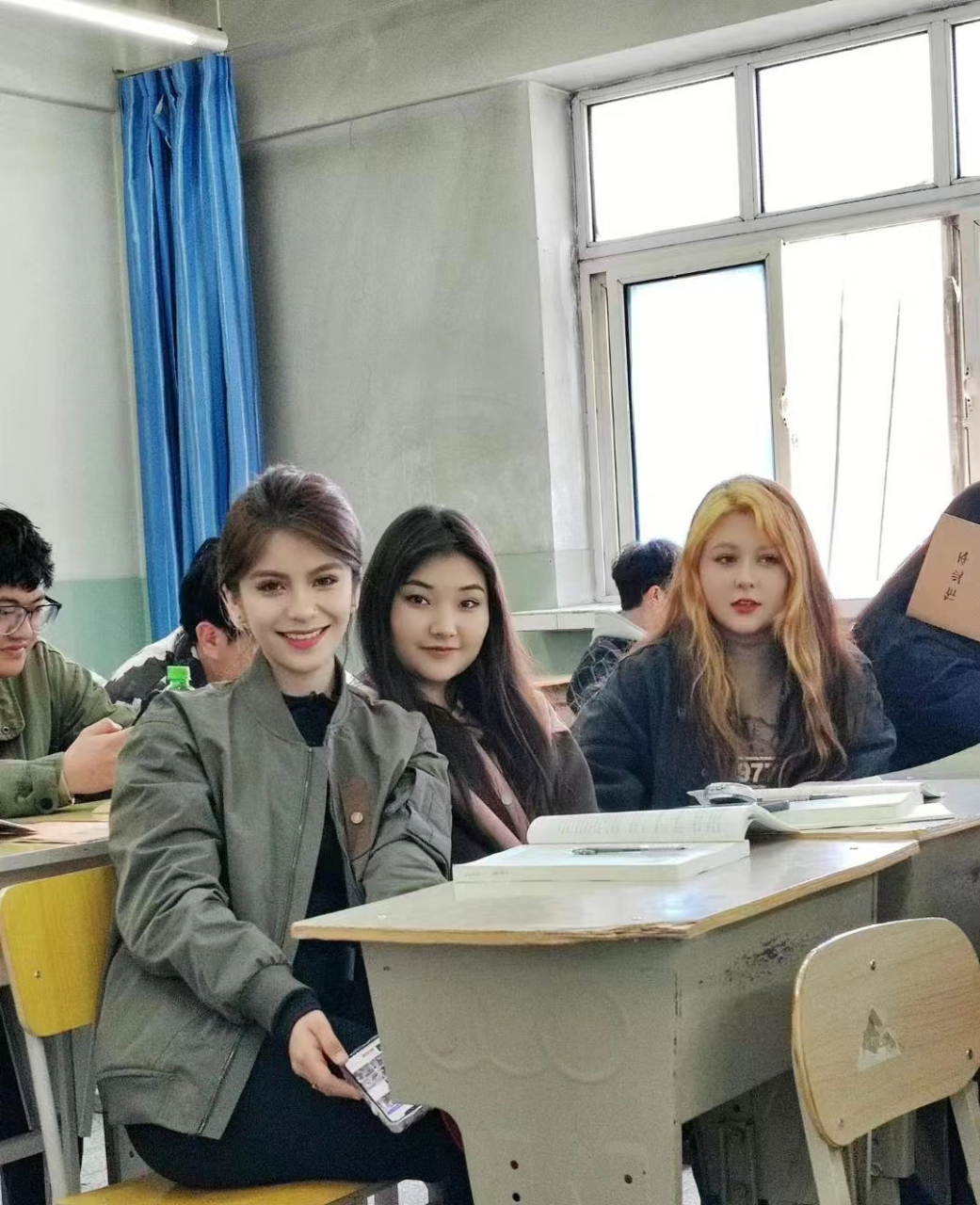 在新疆上大学认识的女同学,新疆原来真的随处可见迪丽热巴古力娜扎啊