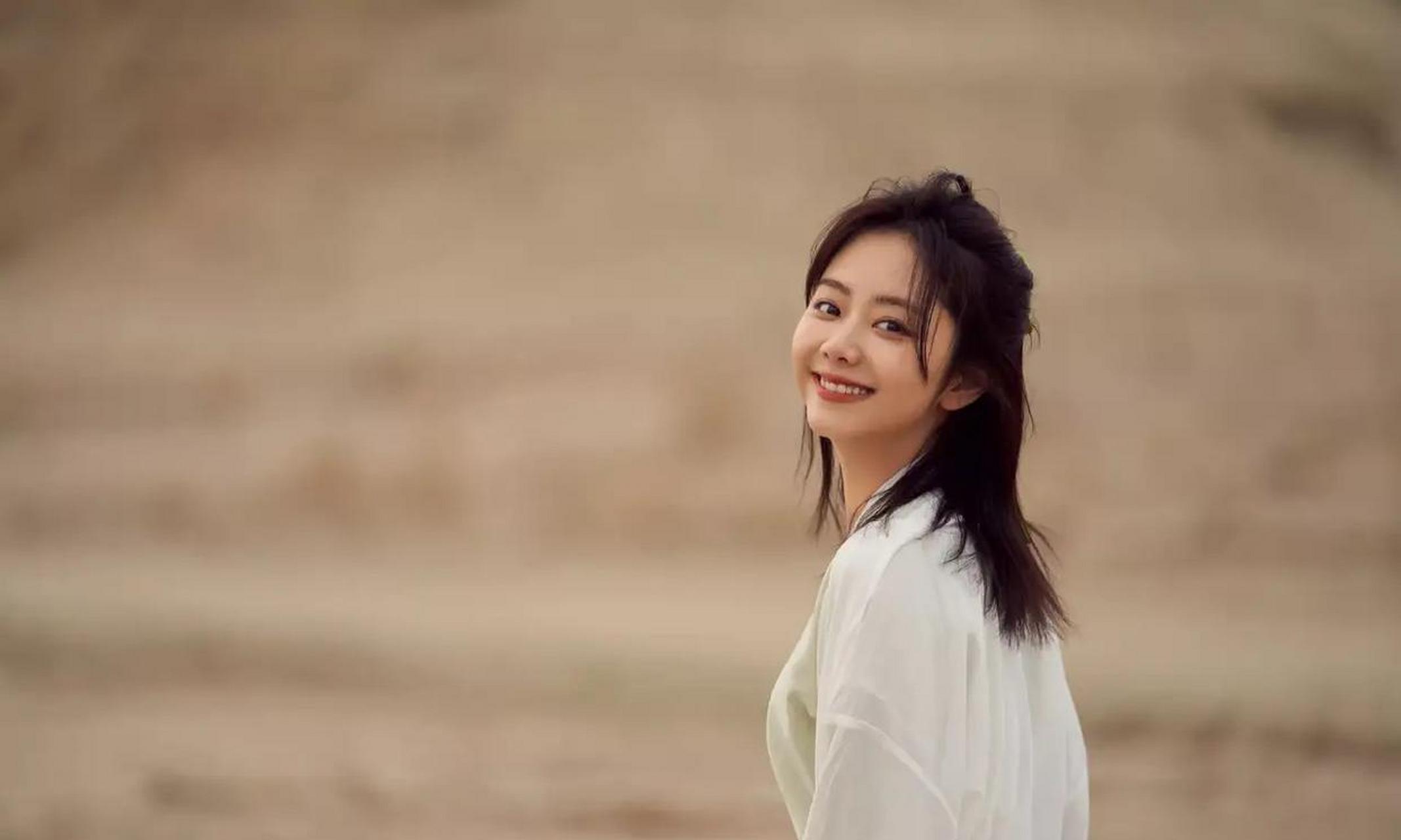 谭松韵 古风大片,明媚笑容,温婉柔美,清雅卓然