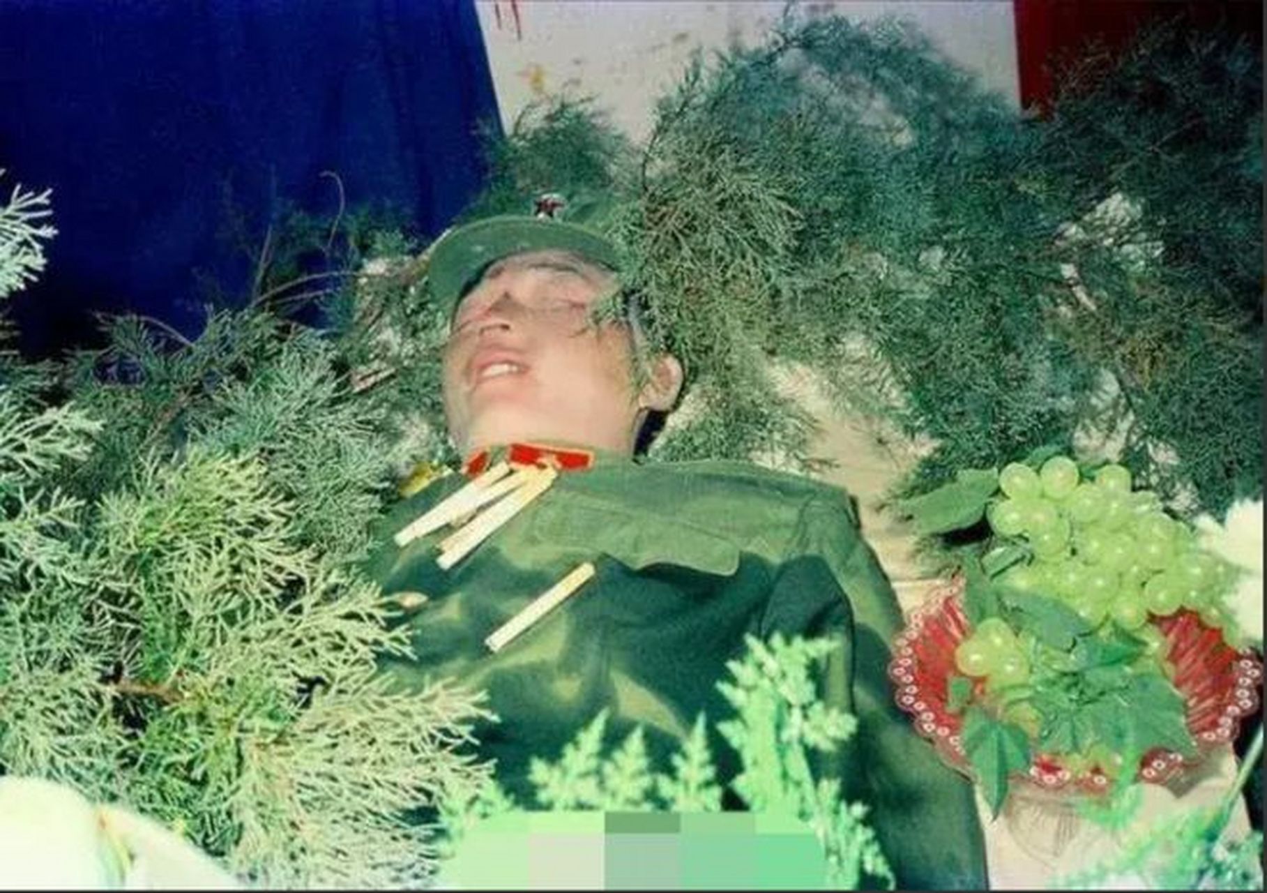 1986年,云南腾冲老山前线,赵怡忠烈士在战斗中壮烈牺牲