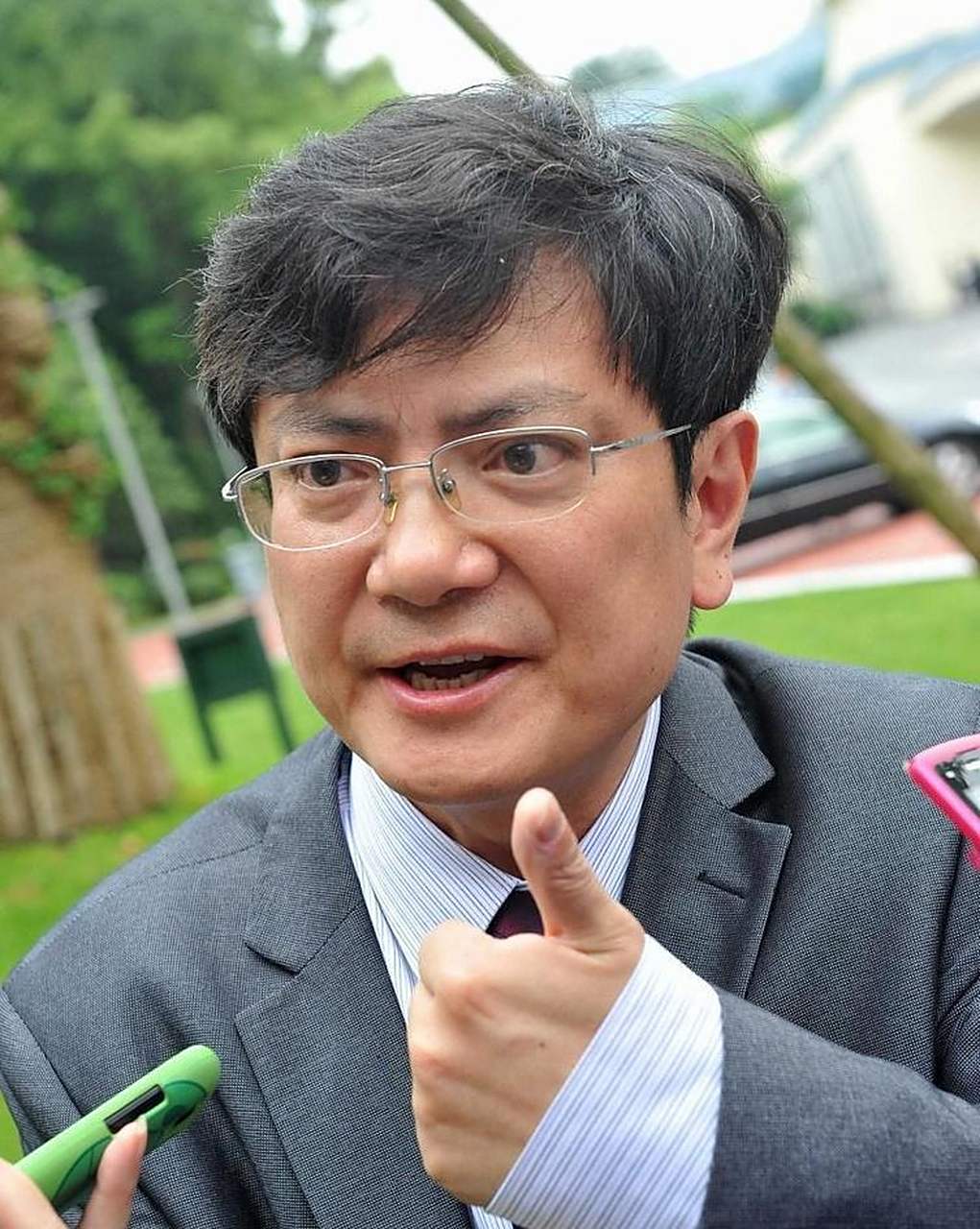 关于诺贝尔奖和外语,郑强教授说:中国的中小学你们都是知道的,物理