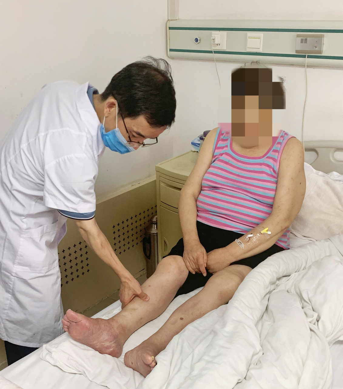 大家好,我是尹德海,就职于北京协和医院中医主任医师,副教授,中西医