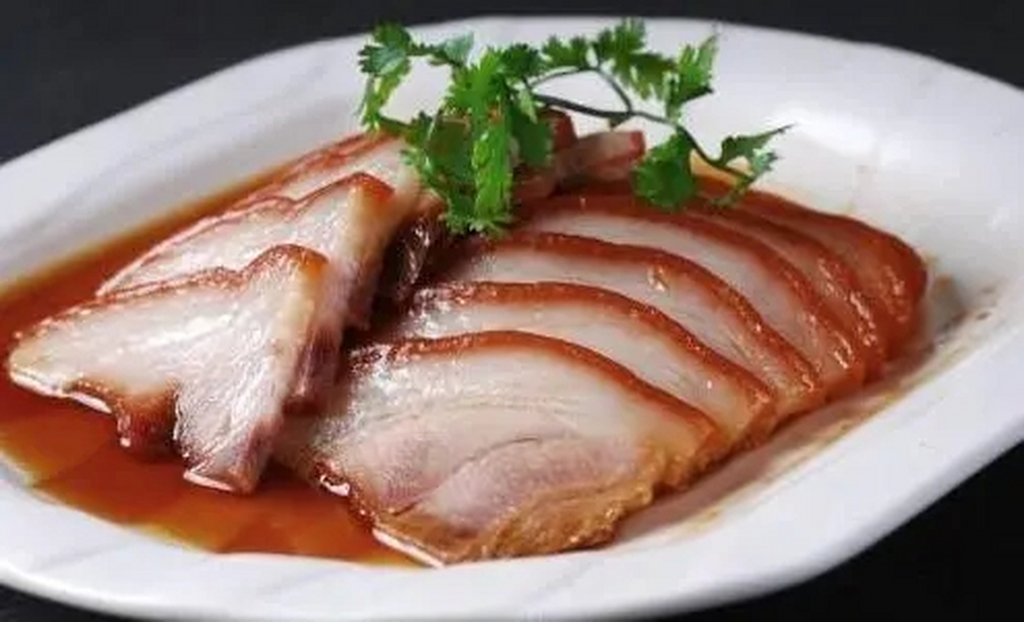 我们楼下的四川卤菜卤肉就是三年买房两套,但是他们两口子从来不吃,我