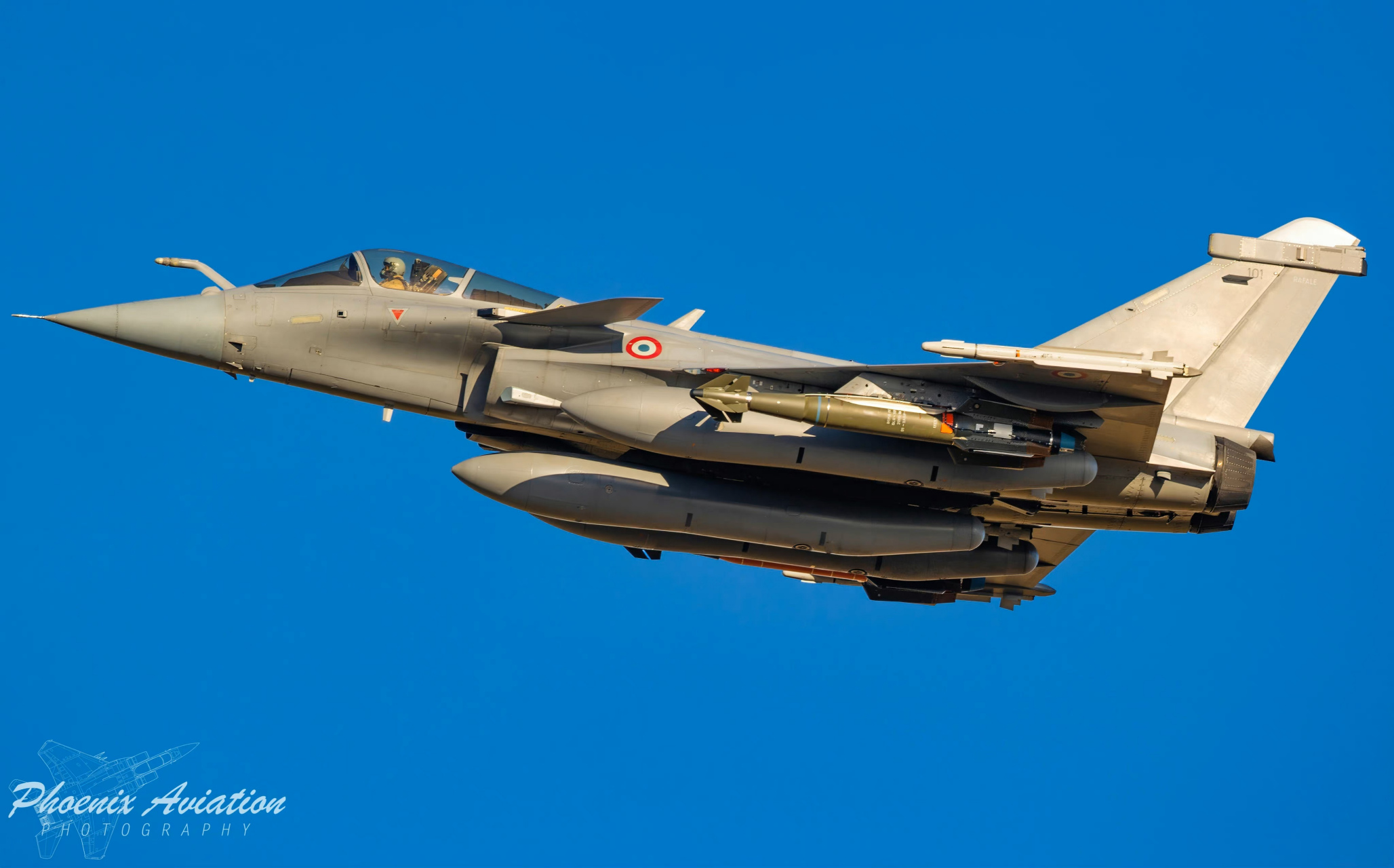 法国空军阵风战斗机,阿联酋空军f-16e战斗机和f-16f战斗机,图片不错.