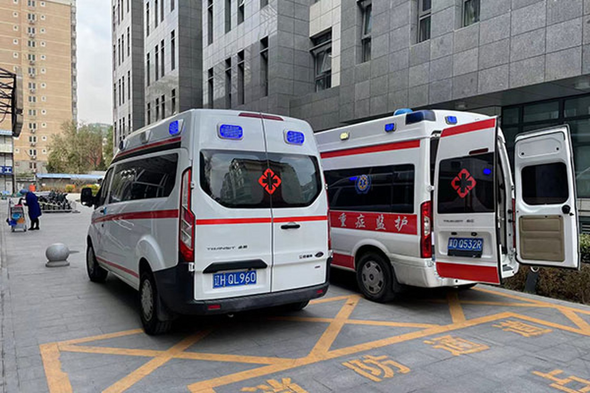 长沙跨省急救车出租,转院救治车出租,租用省外救援车等救护服务的优势