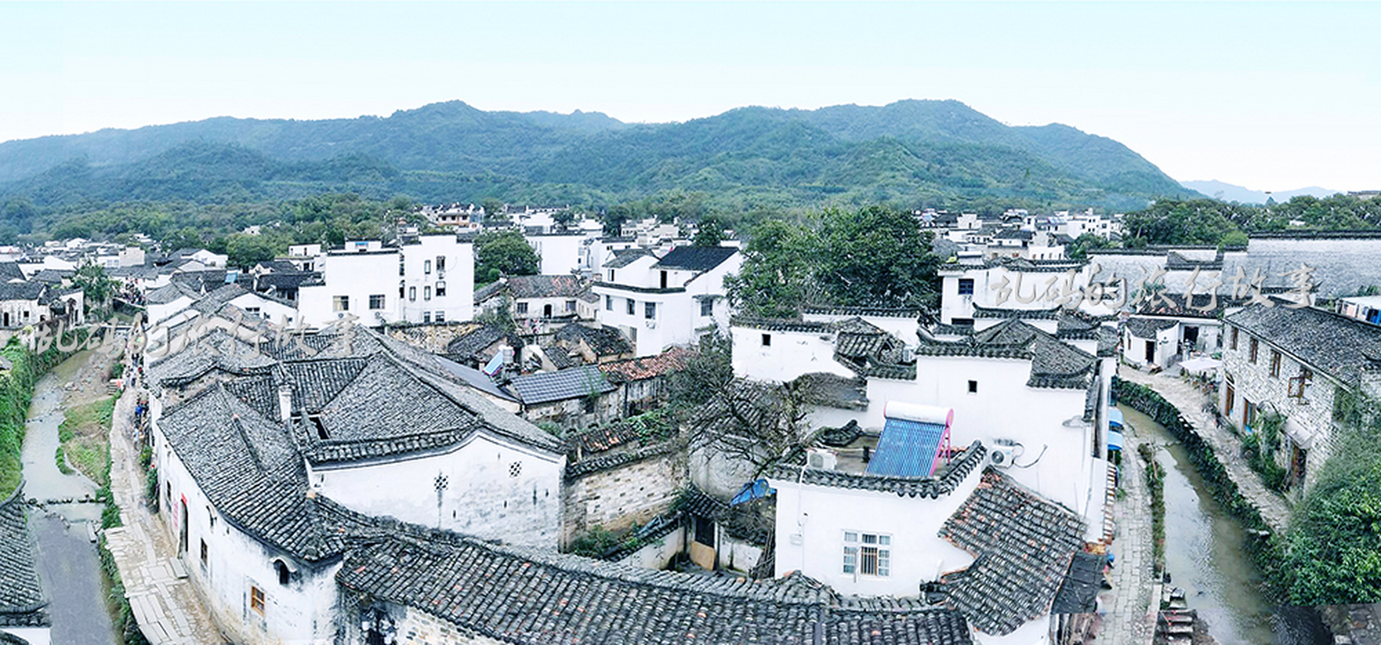 据记载:查济村的祖先原来姓姬,名叫姬延,在周朝的时候,受封于山东济阳