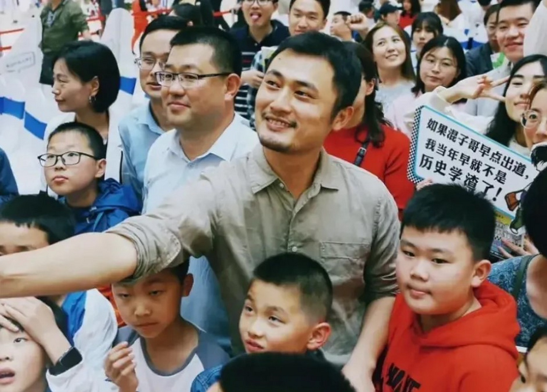 2015年,"央视名嘴"张泉灵给徐小平打电话,开口就要1500万的投资,对方