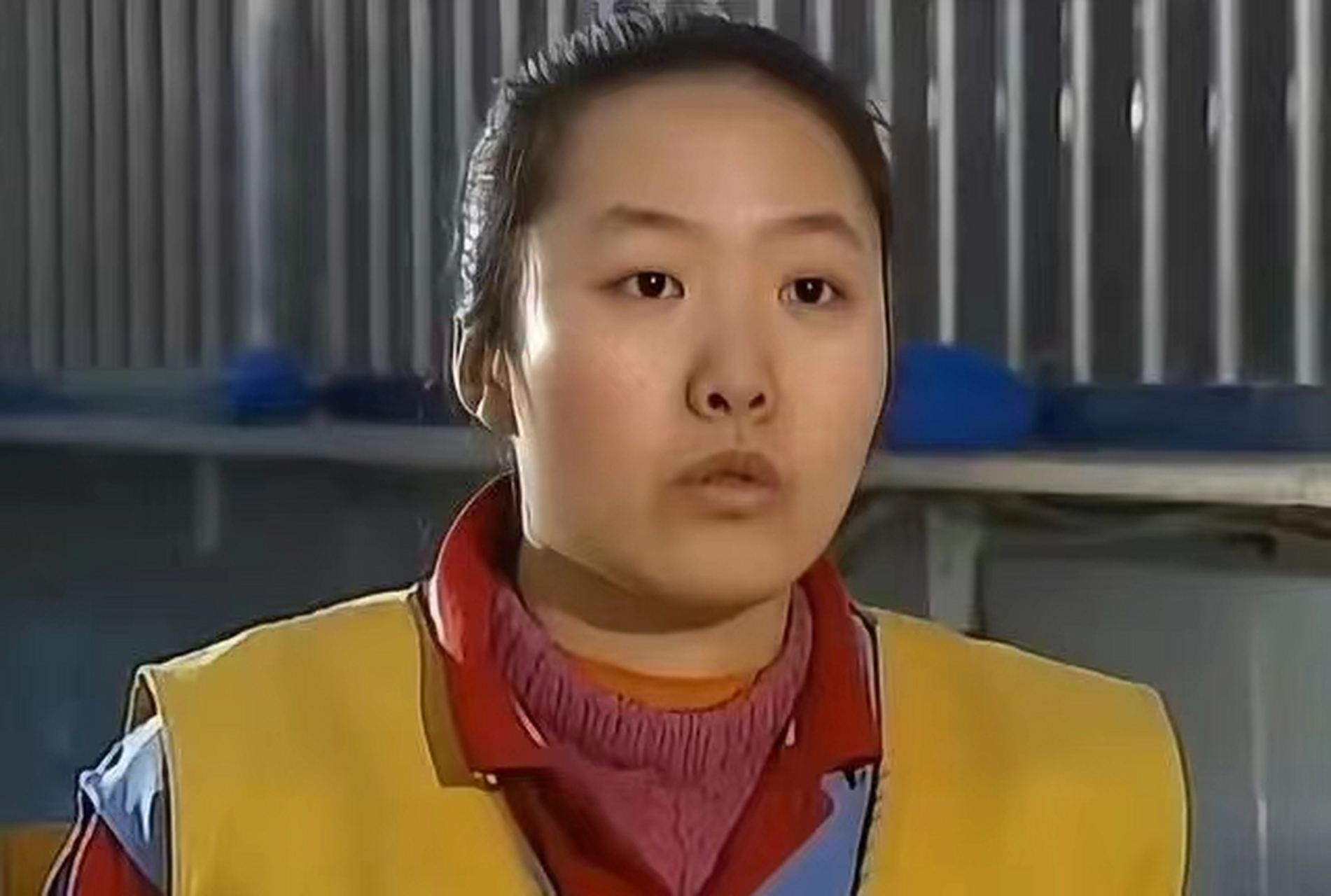 图中这名女子叫郭爽,这是2007年在看出所她被宣判死刑,而男友被判处