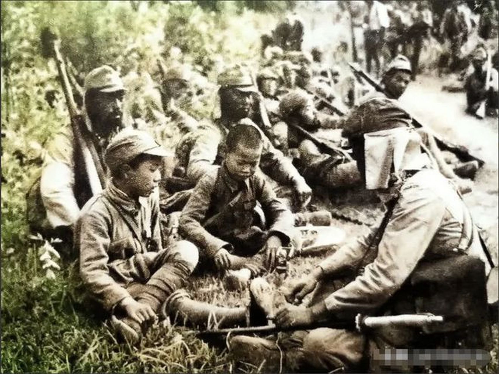 这张老照片记录了1940年枣宜会战期间的一幕.