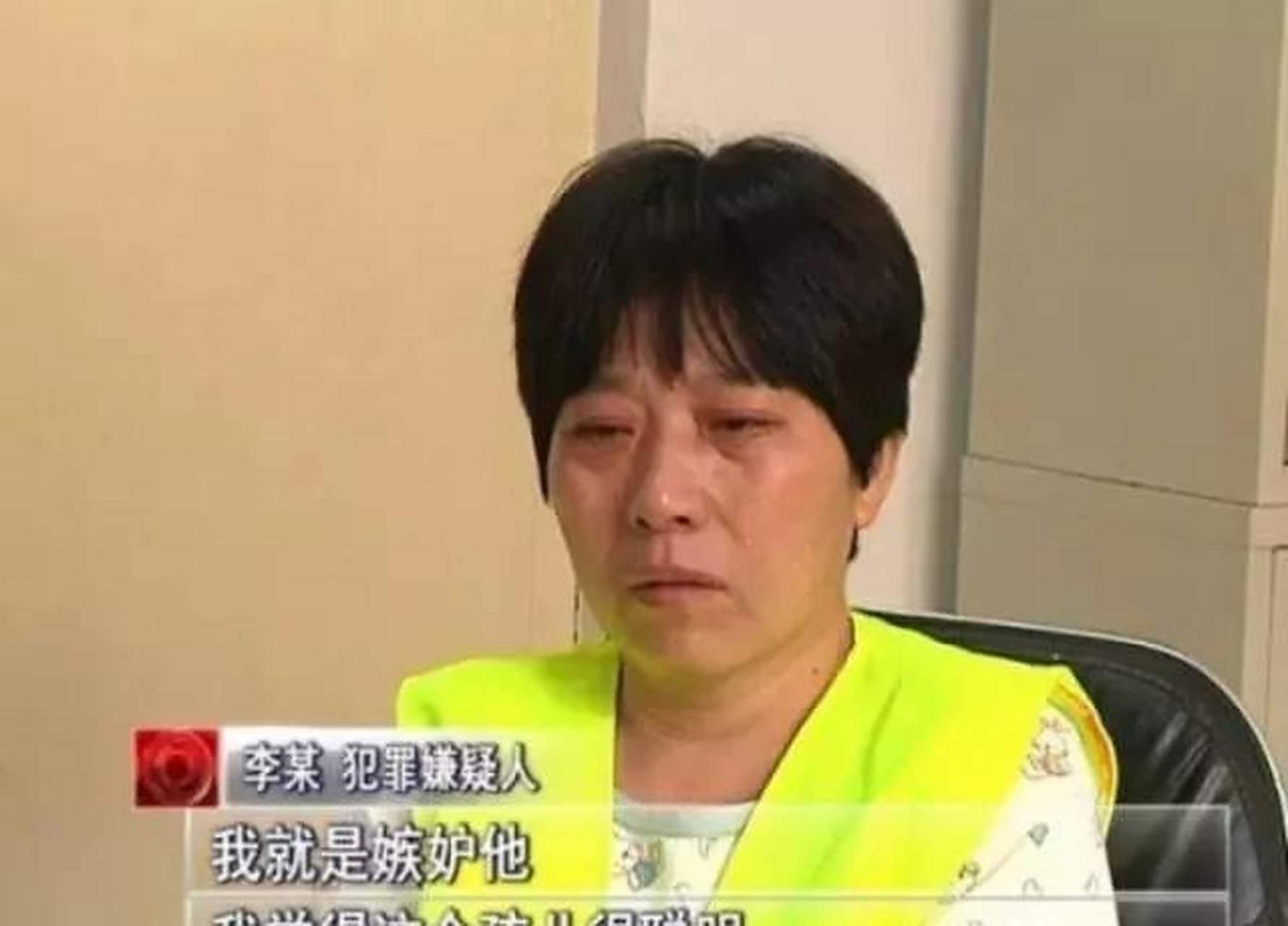 小涵平时经常去李秀玲家,找其孙子玩耍.