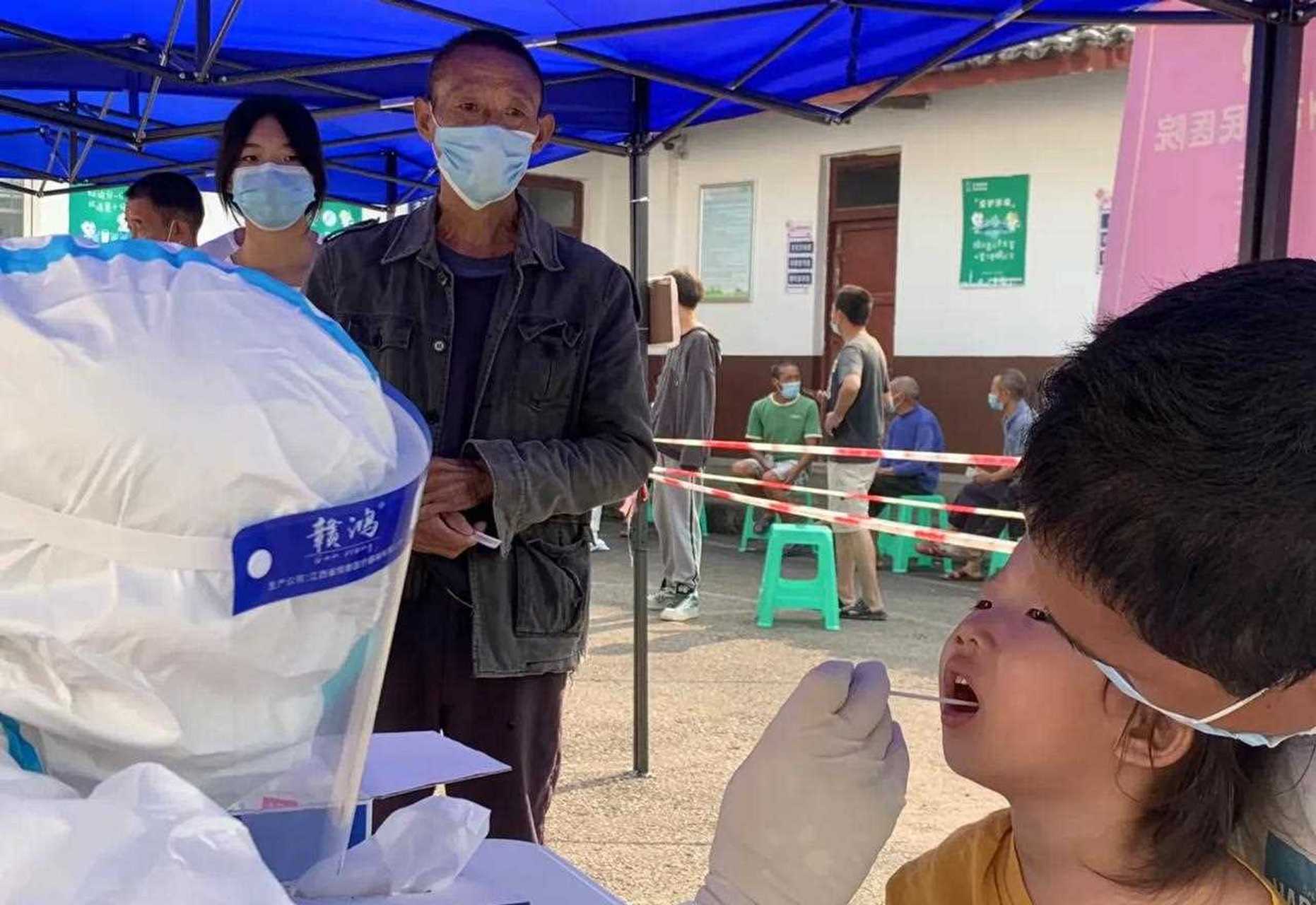 首先沽酒客是约束自己,不去指责和评判其他人,没有资格.