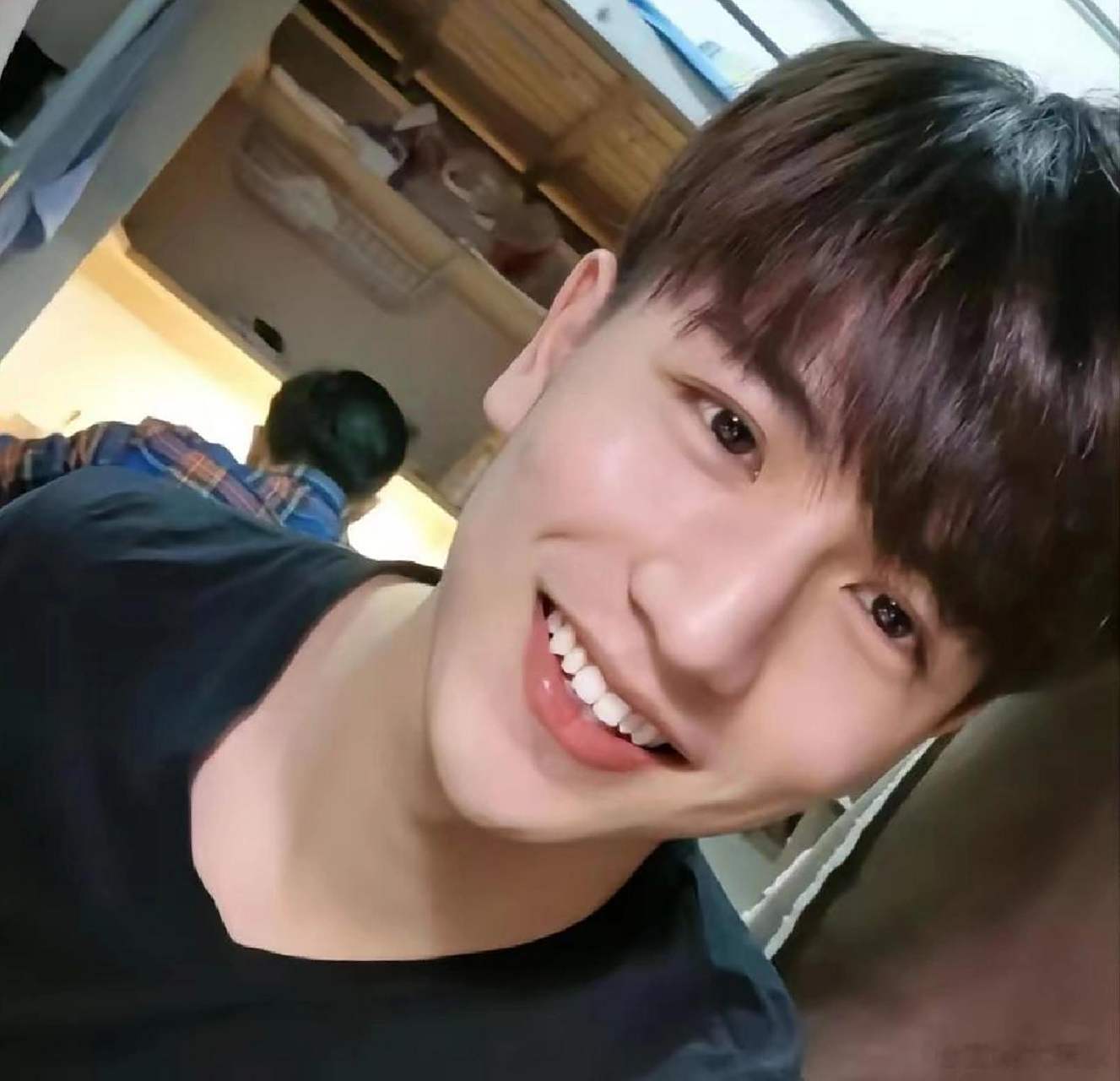 你敢信?张凌赫以前有200多斤