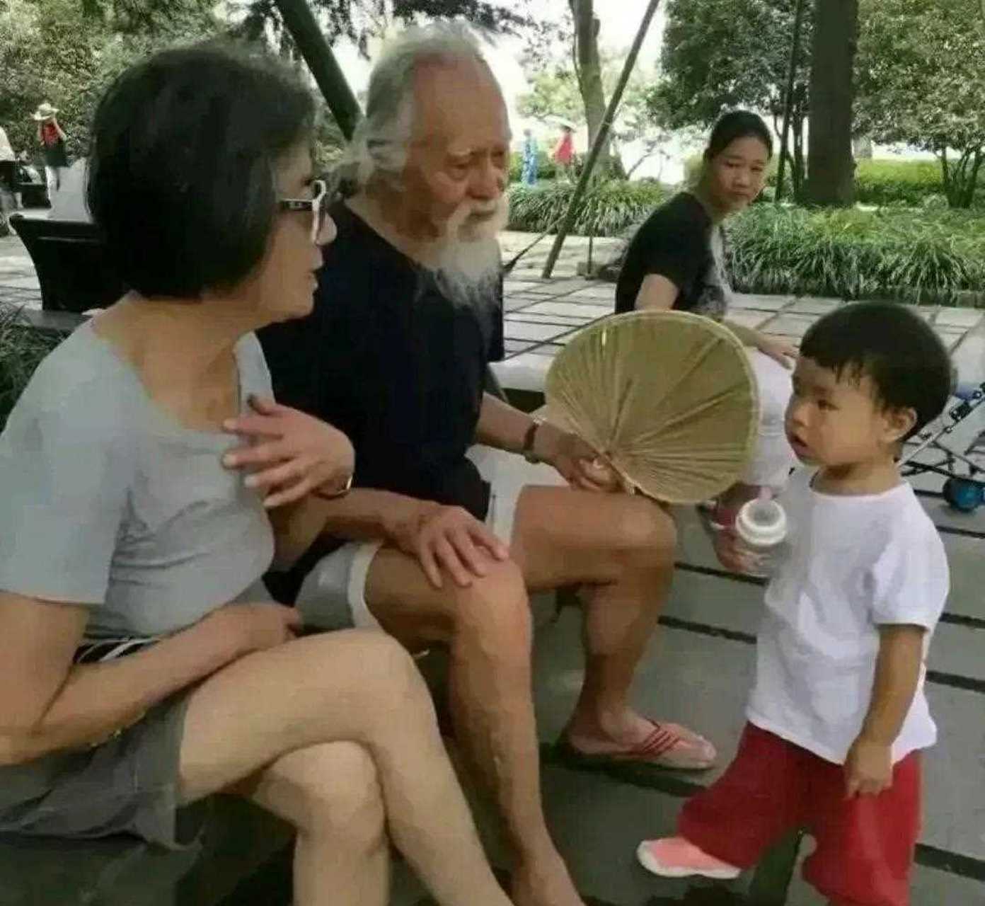 王德顺的老婆图片