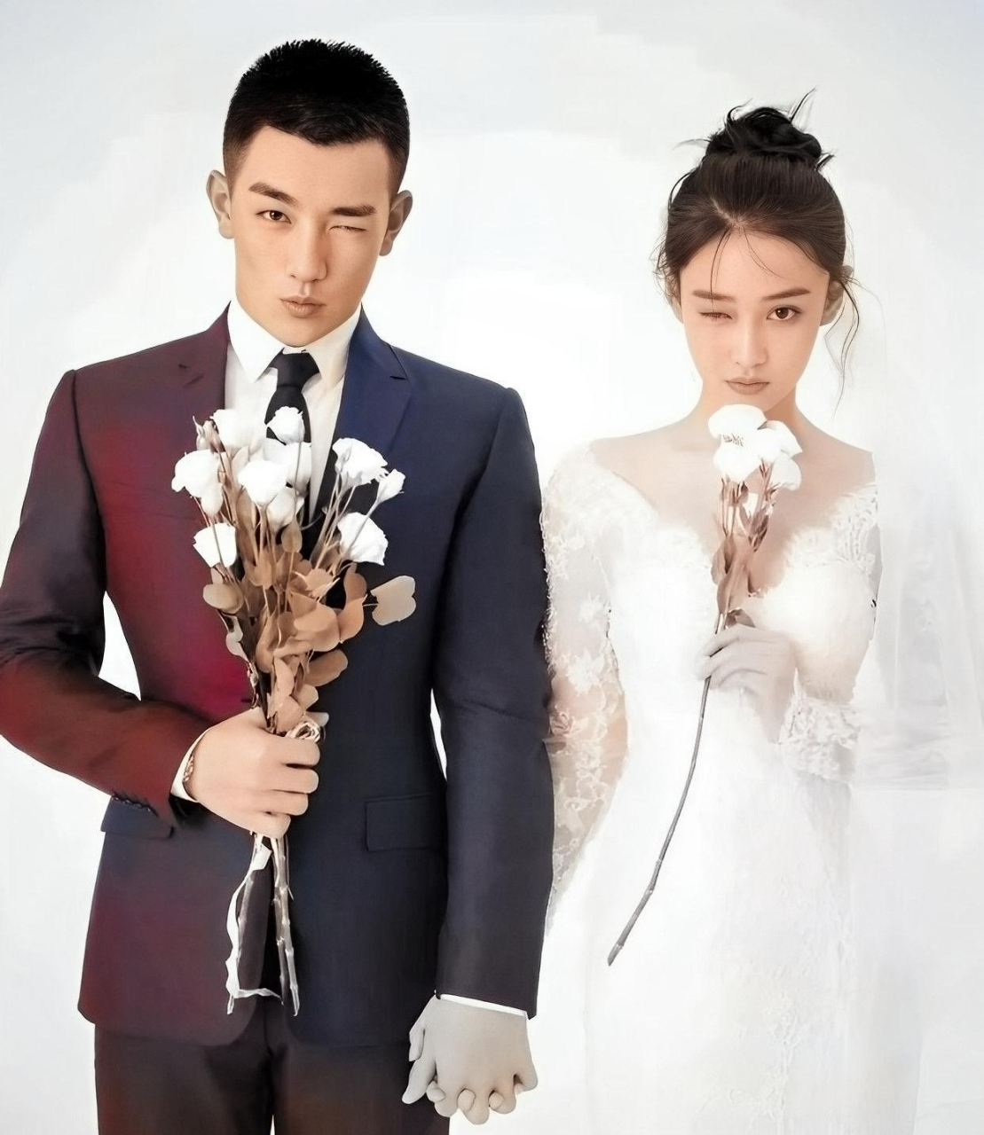 张馨予贴出了何捷拜访他的照片,互动甜蜜甜蜜.