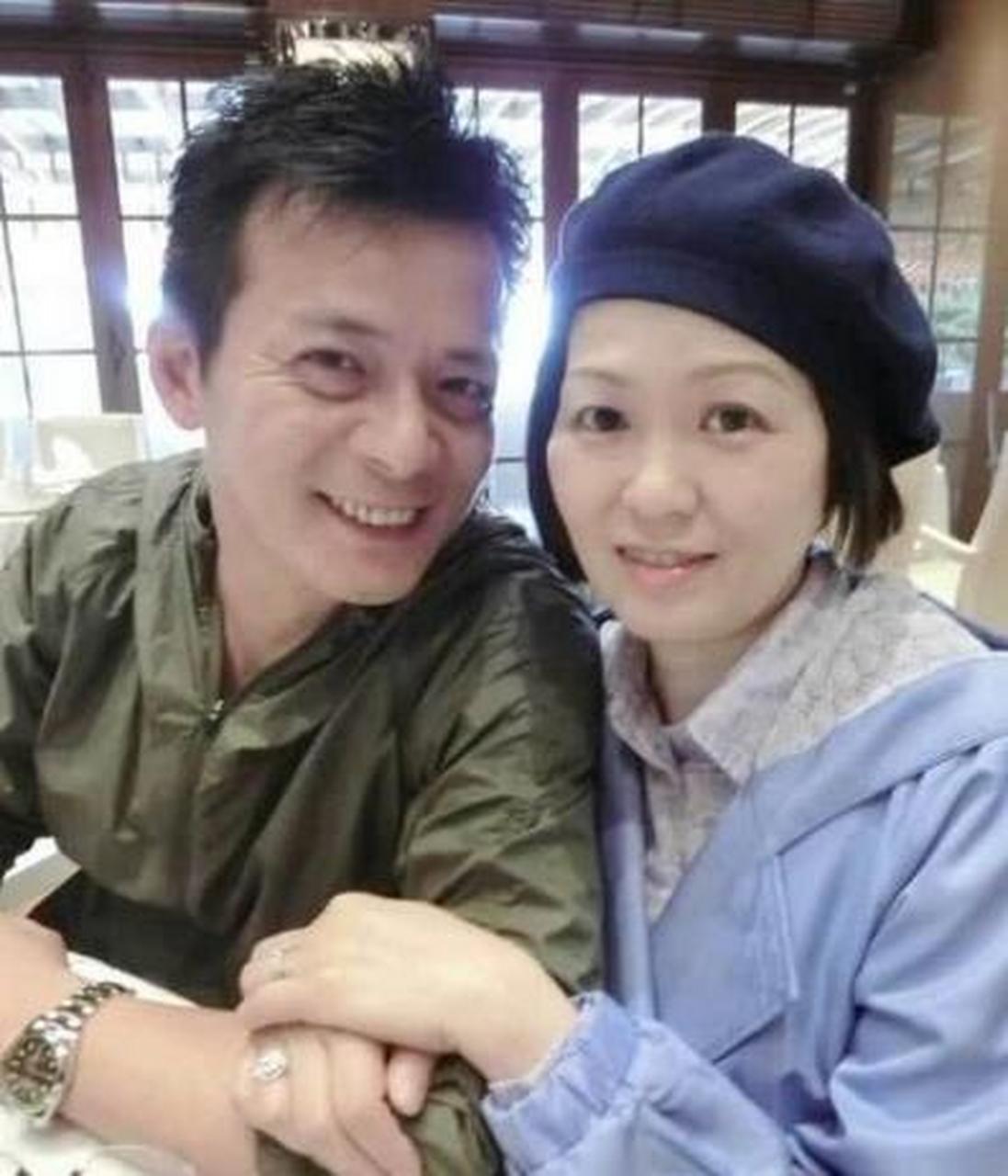 黄日华为妻子治病花费千万,却没给84岁的父亲一分钱.