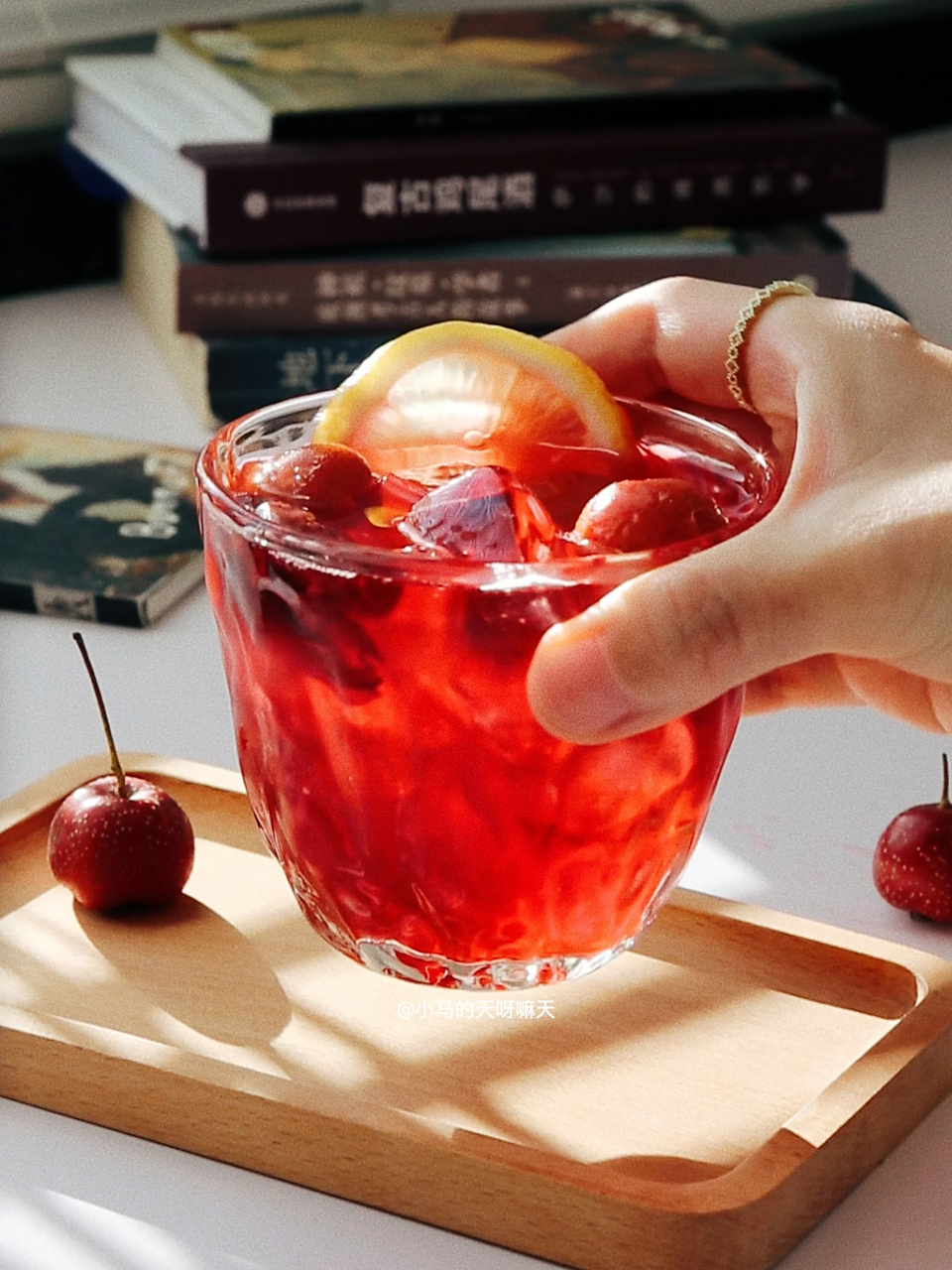 乌梅山楂饮  秋天,是山楂的季节,酸甜可口的山楂总能让人回味无穷.