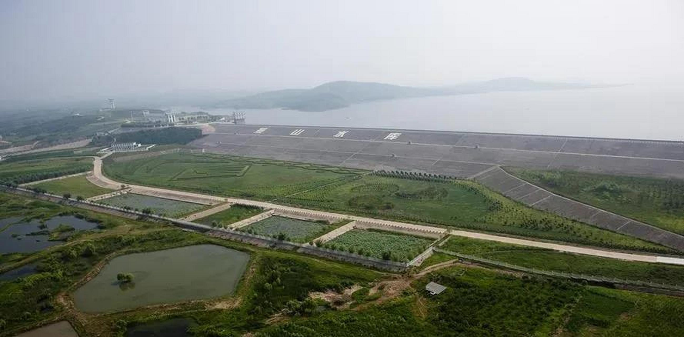 8米,最大坝高34.5米, 建设燕山水库