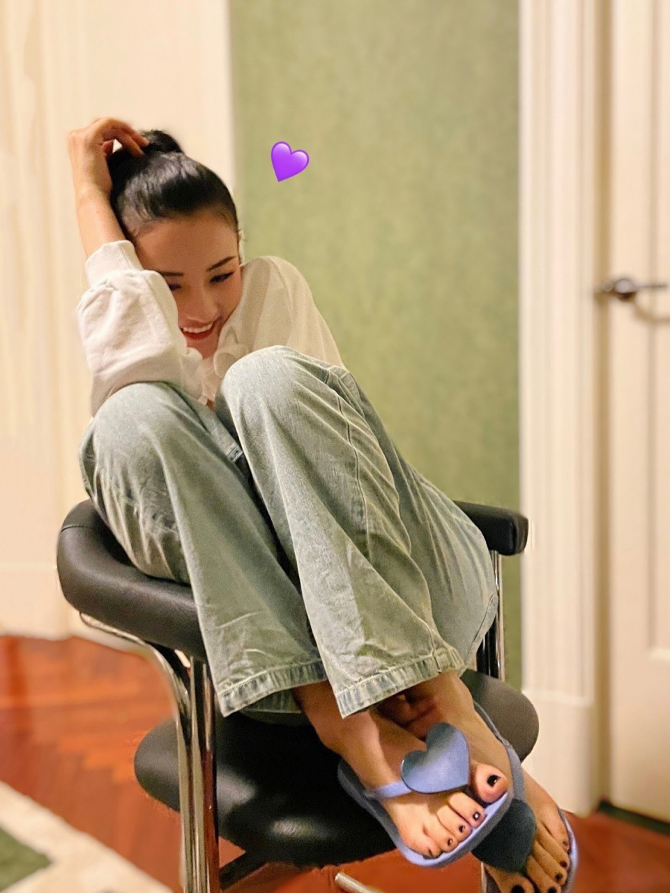 宋祖儿 人字拖露脚丫 青春无敌