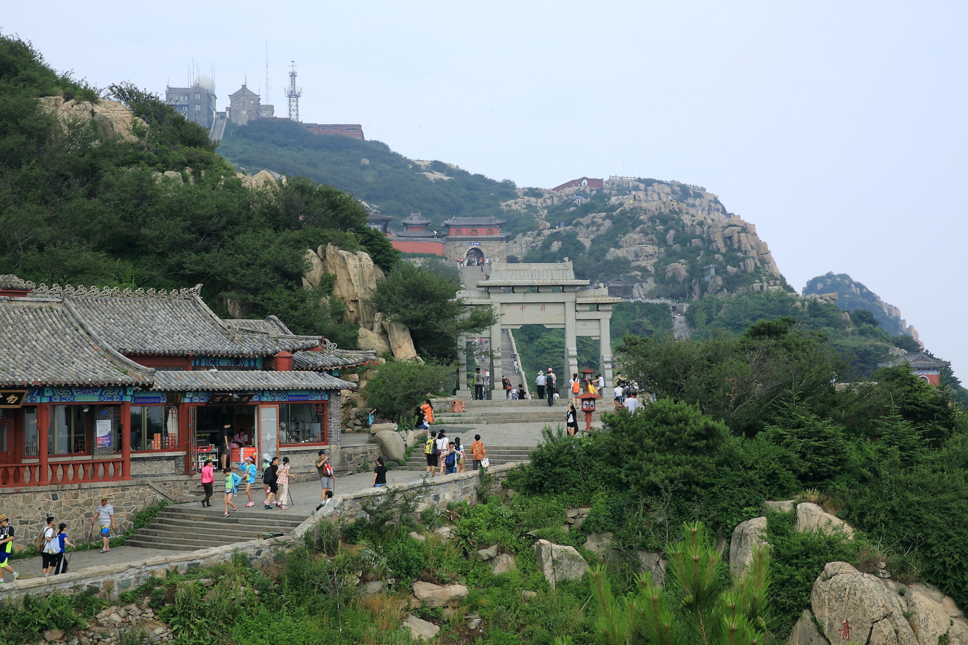 景区要多元化发展摆脱门票依赖#   景区"靠山吃山"