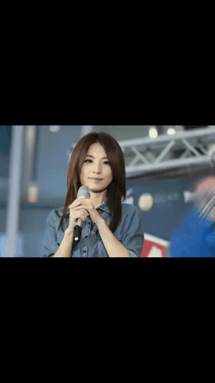 gif创作人# 林俊杰和田馥甄一起录制梦想的声音,田馥甄唱了一首:要死