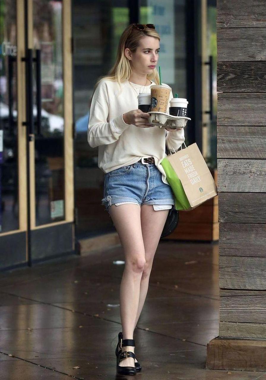 身高157的emmaroberts是衣品最好的小个子女明星