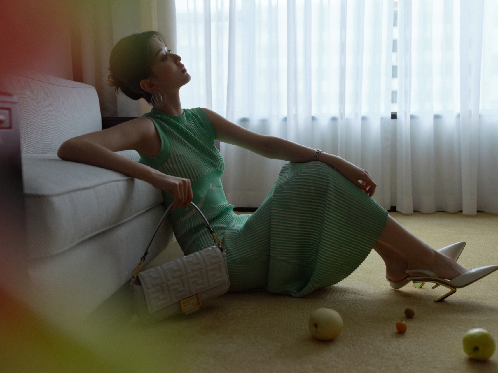 乔欣绿色长裙,凹凸的曲线,这身材真是绝了!