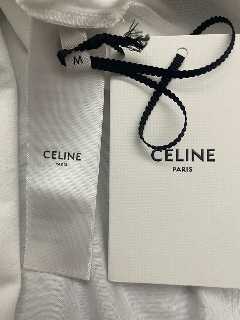 celine白色蓝字母logo短袖t恤 没想到3月份celine静悄悄就默默涨价了