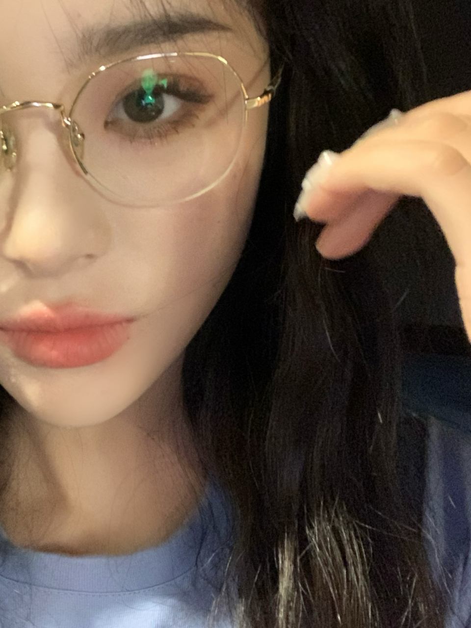 3ce 透明壳murmuring美丽温柔的蜜桃杏色,有点像mac923,这只还更黄皮