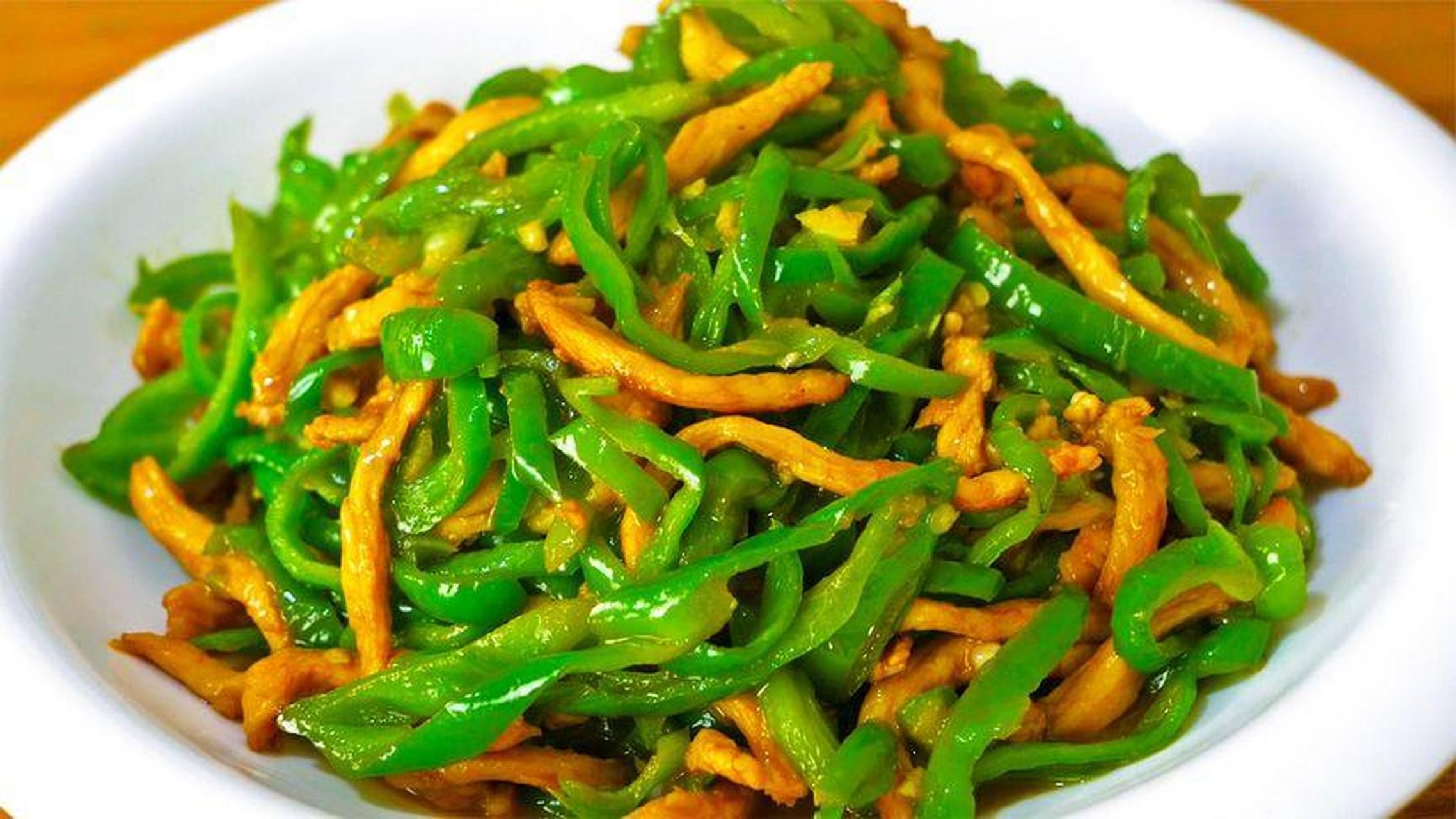 青椒炒肉丝:营养开胃的下饭菜,下酒又下饭,便宜好吃又美味,适合大人