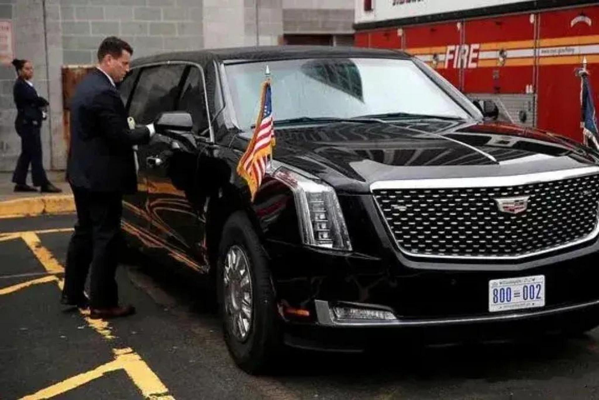 美国前总统奥巴马乘坐的防弹车,车上全是高科技,堪比一辆小型坦克.