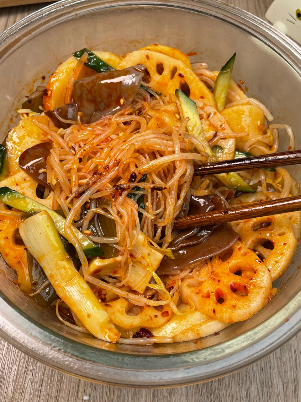 一到春夏我就没胃口,总喜欢吃菜市场,超市里的凉拌菜!