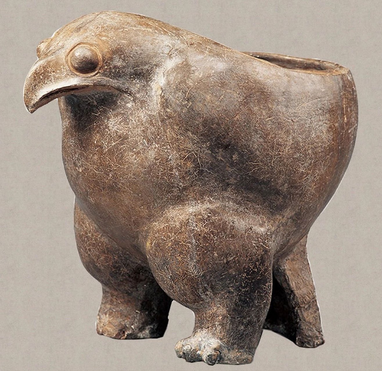 中国禁止出国展览文物之:陶鹰鼎  陶鹰鼎是新石器时代仰韶文化的