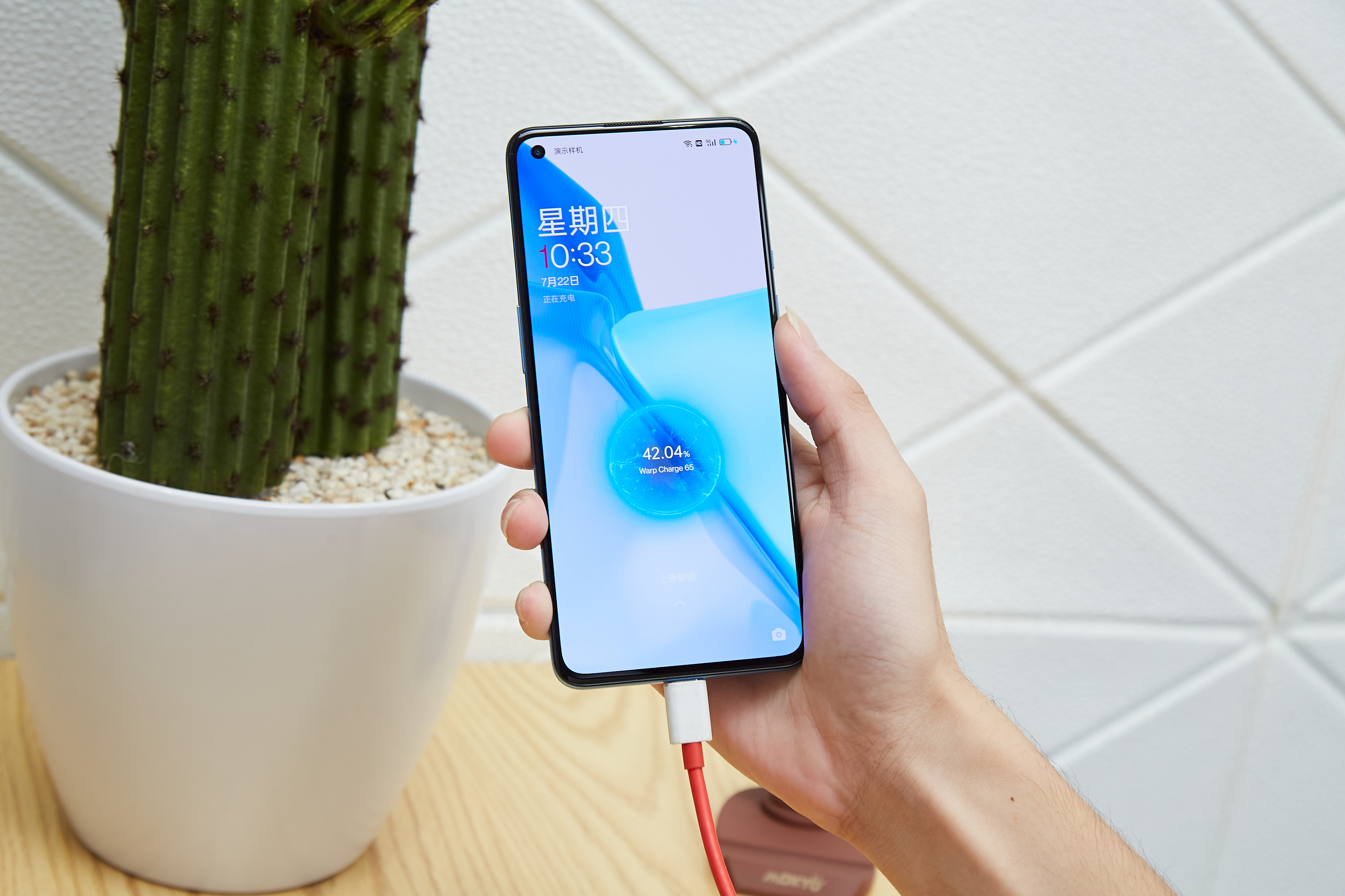 上半年奔着拍照表现入手的一加9,使用也快有三个月了,除了拍照给力