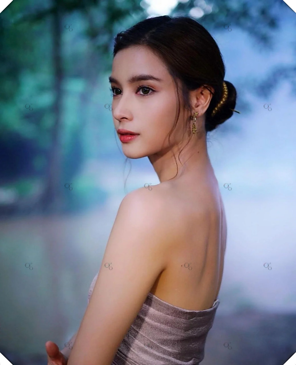 推荐泰剧《蛇吻》,vill,brightnorr,plengkwan联合主演.