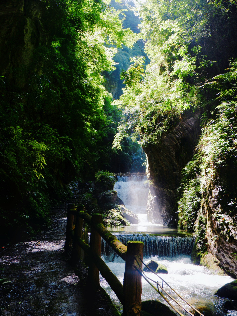 巴喇谷风景区这些 景点 巴喇谷风景区 地址:龙里县下坝镇 门票:无