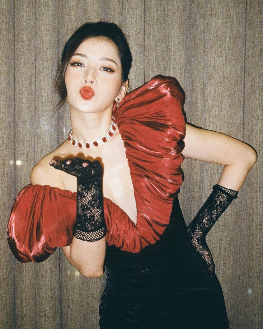 华为代言人越南第一美女芝芙,气质绝佳!