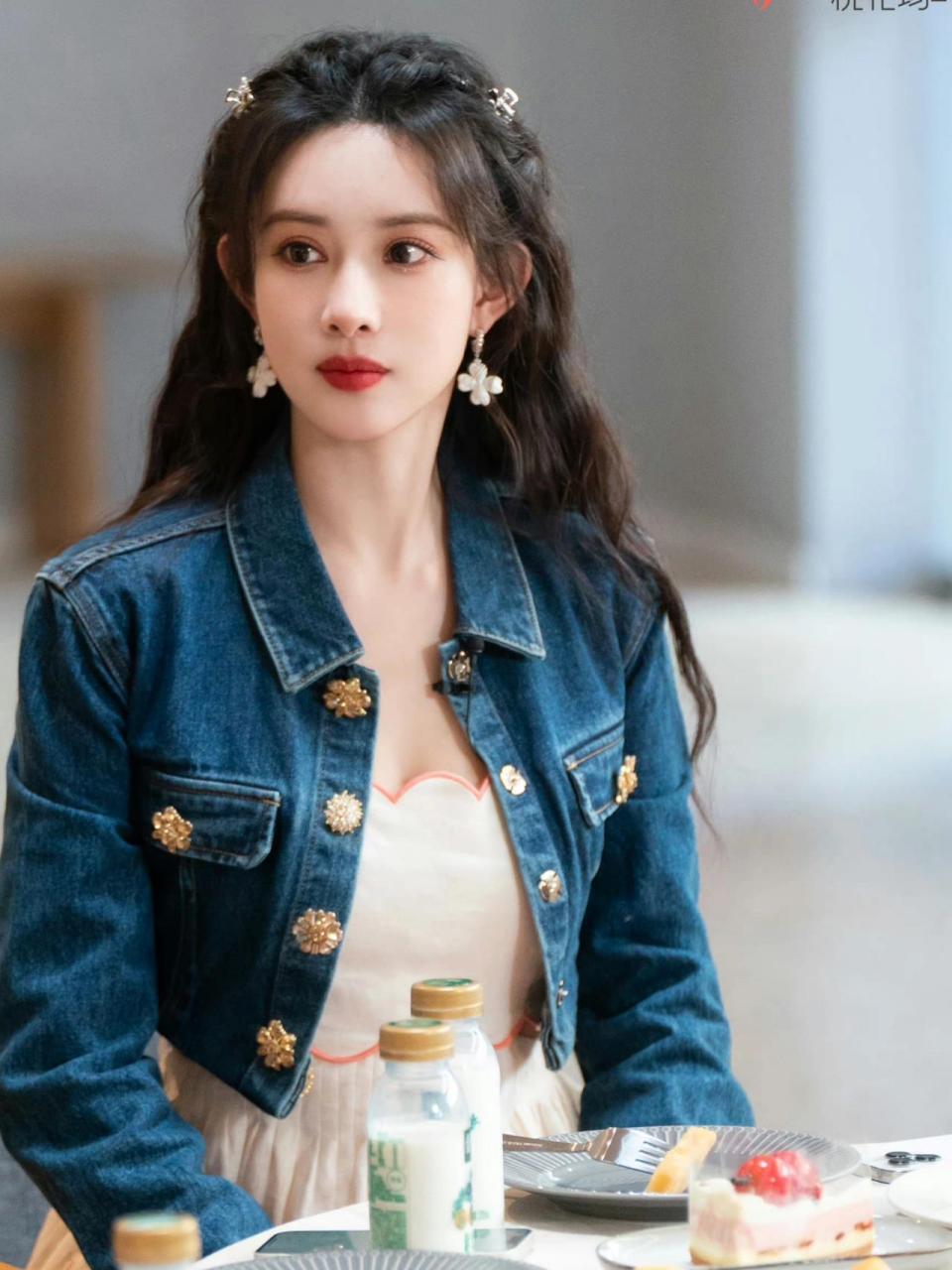 孟子义《桃花坞》穿搭合集  她真的太漂亮了!