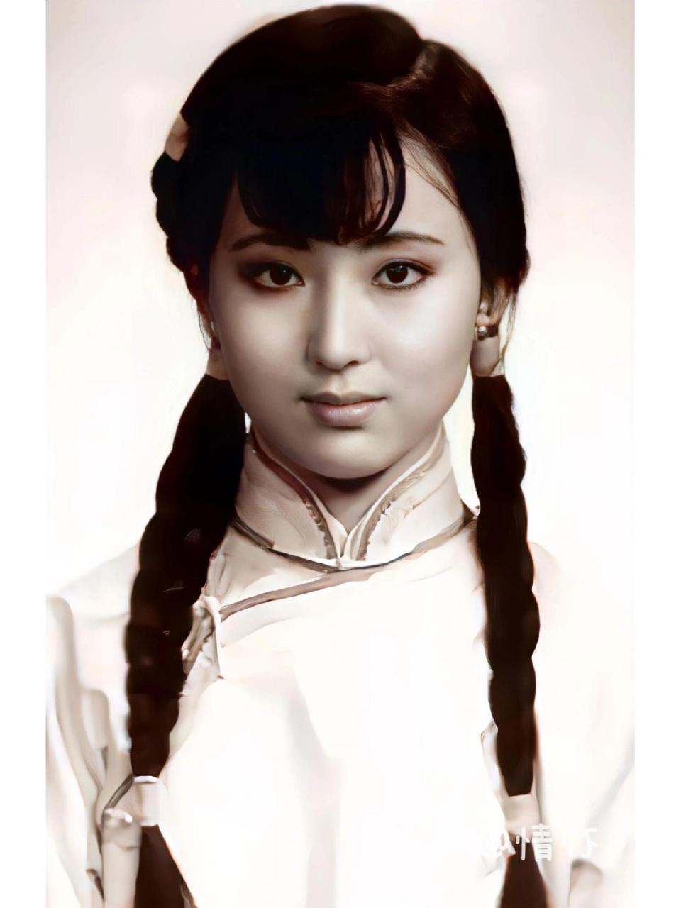 陈晓旭生活照,真是发量惊人