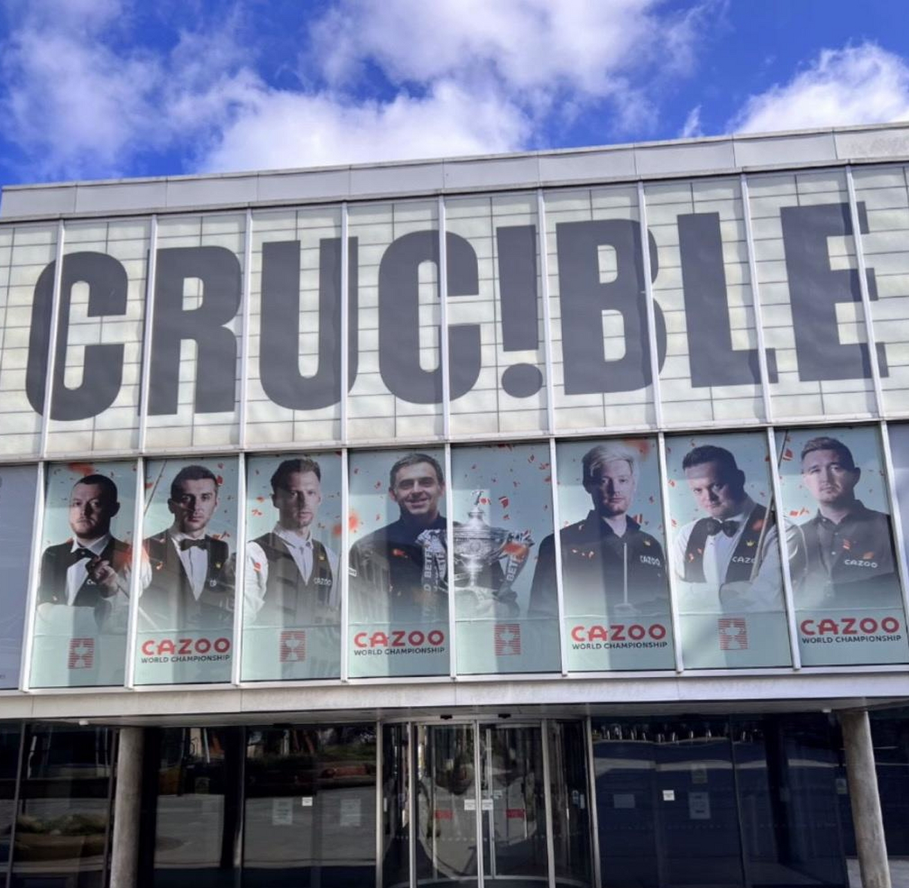 克鲁斯堡的宣传海报挂起来了.