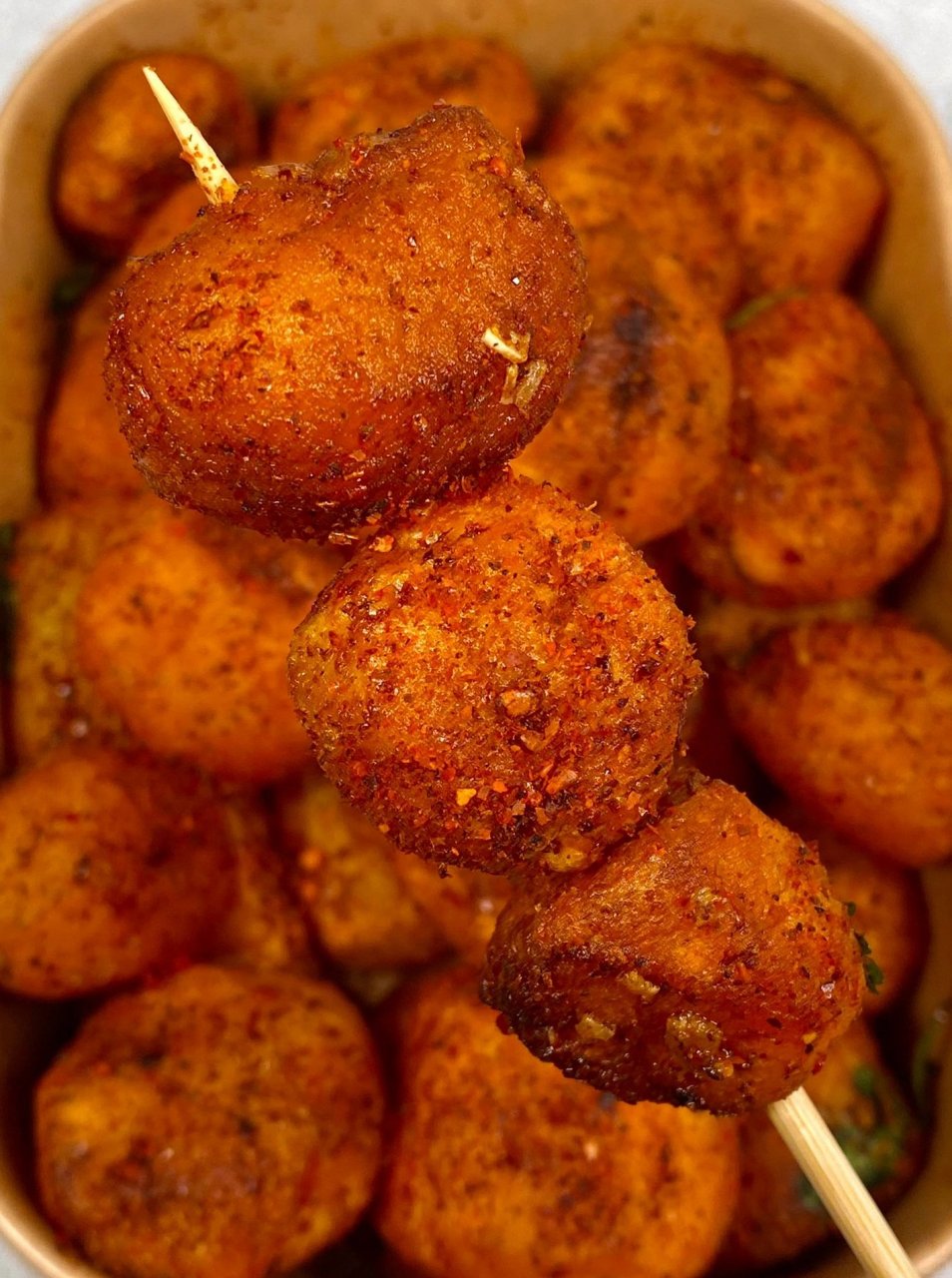 巨香的炕土豆 在家试着这么做 小土豆炸的焦焦脆脆让人止不住流口水