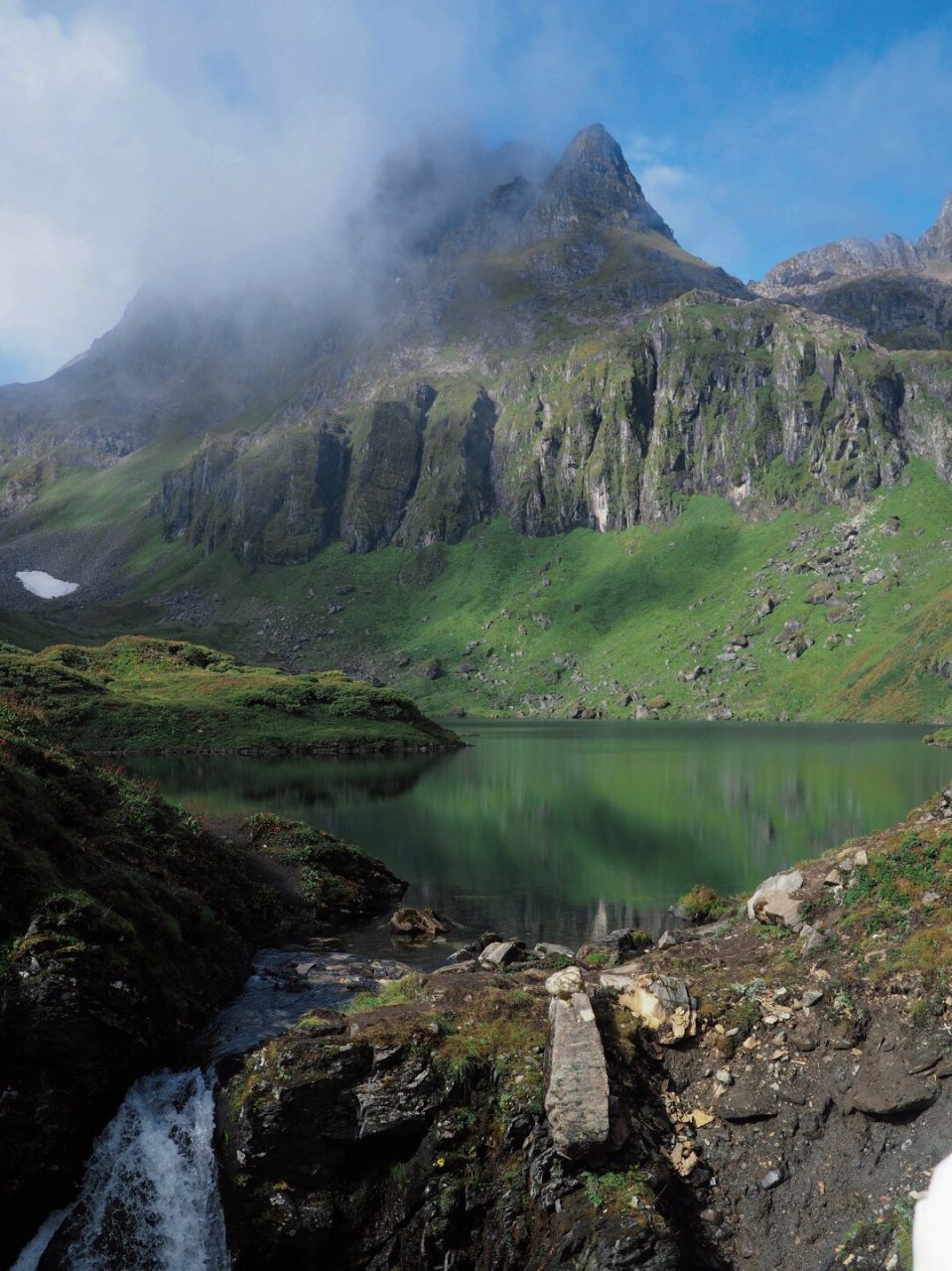 南极洛-小白徒步攻略  很幸运地在南极洛封山前进入,这里的风景特别