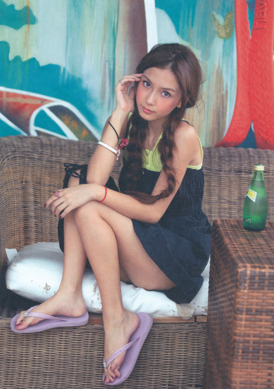 杨颖早期写真!就是个小女孩儿,没有现在的女儿味儿!