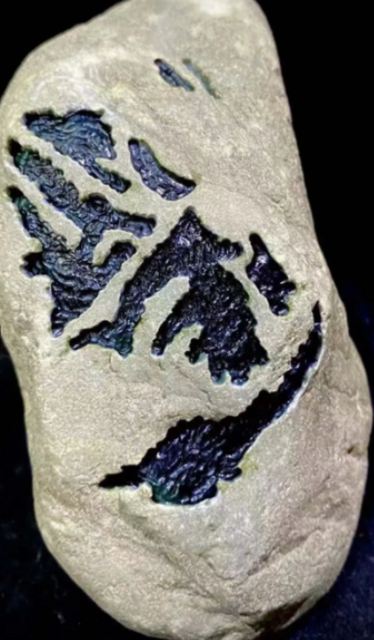 点击头像看直播##翡翠原石# 极品南齐老蓝水戒面级手镯料,2.