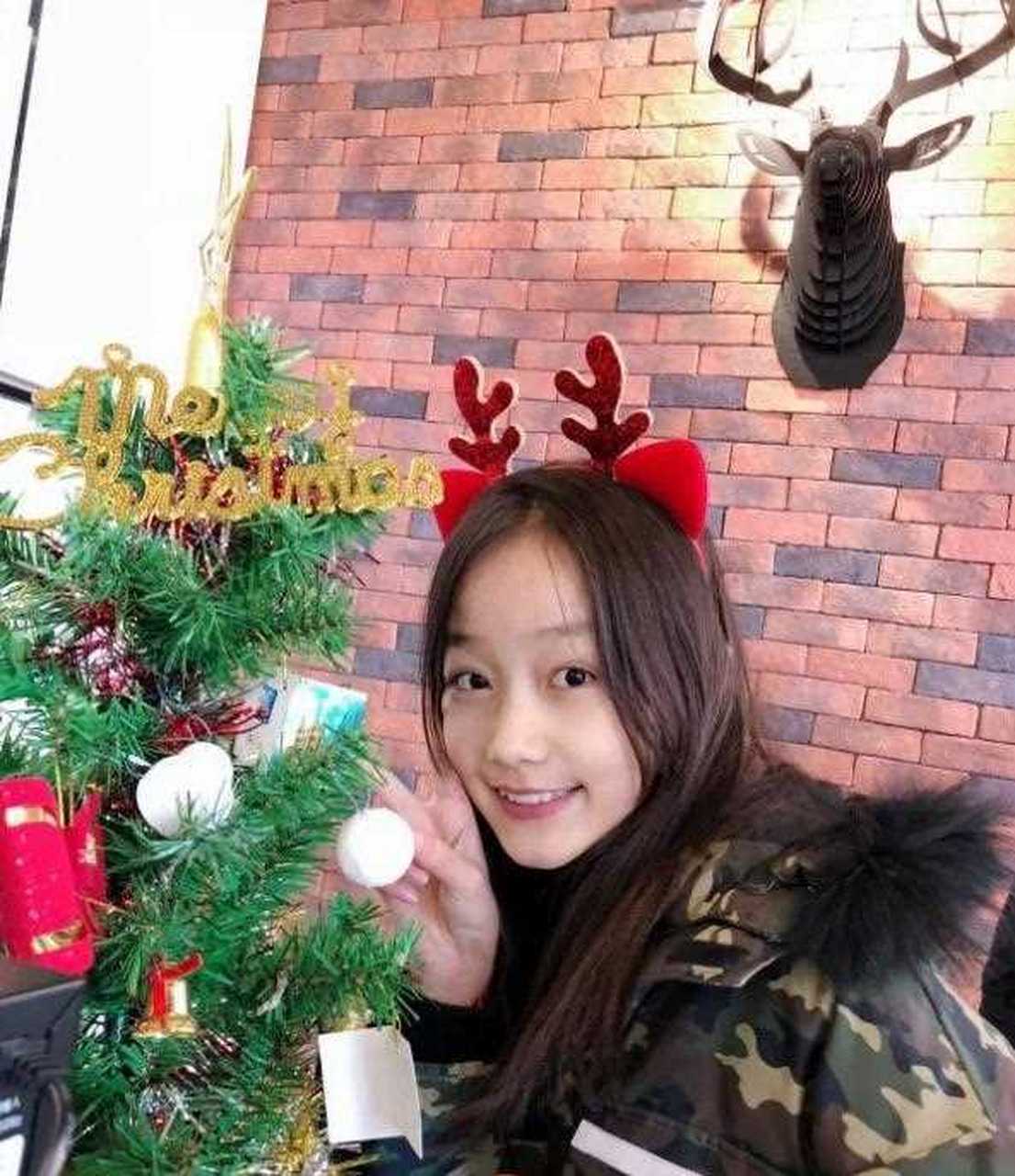 赵薇女儿纪姿含的照片被曝光!