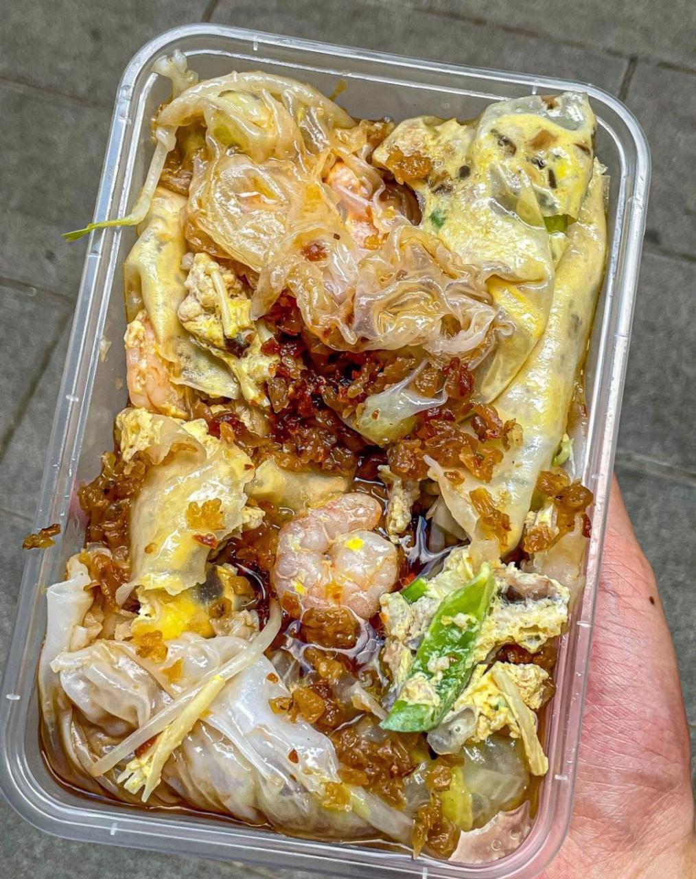 安利这家街边汕头肠粉!10r! 图拍的很随意!但真的很好吃!