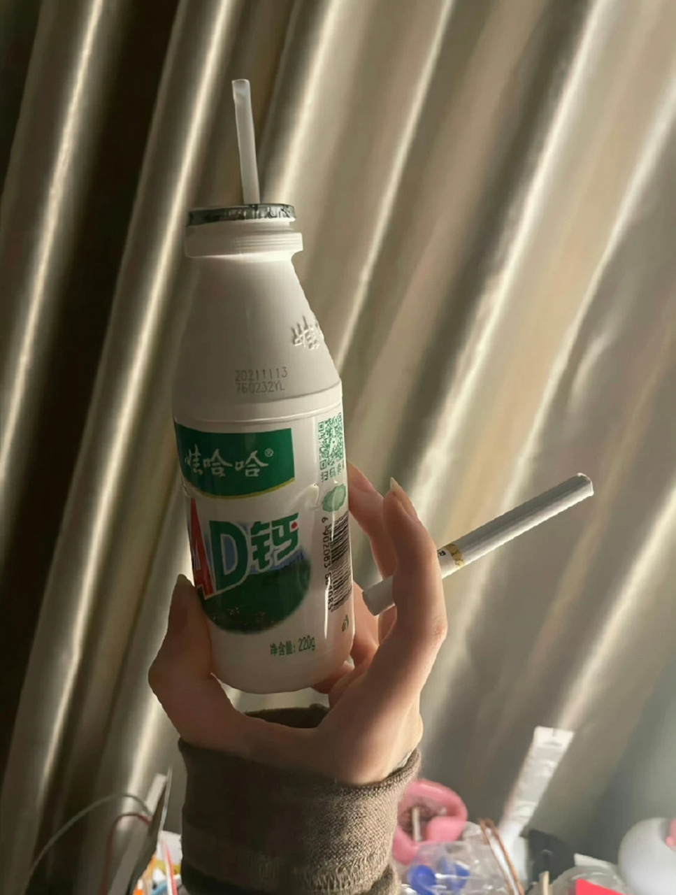 饭后一趟,一根小烟,再来一瓶娃哈哈,真巴适.
