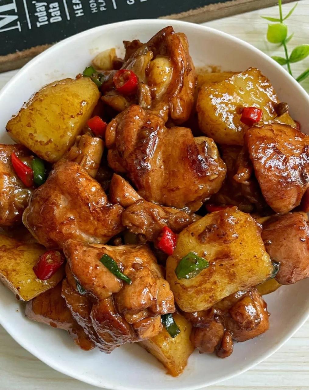 哇哇哇～～～ 365道不重复的家常菜 【土豆烧鸡块】 土豆烧鸡块是经典