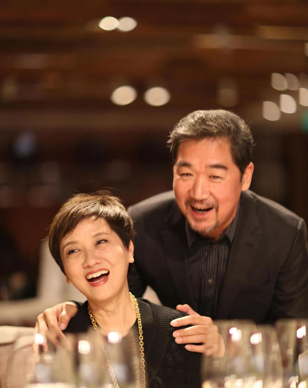 1988年,张国立与邓捷合作《死水微澜》,因戏生情,张国立犯了每个男人