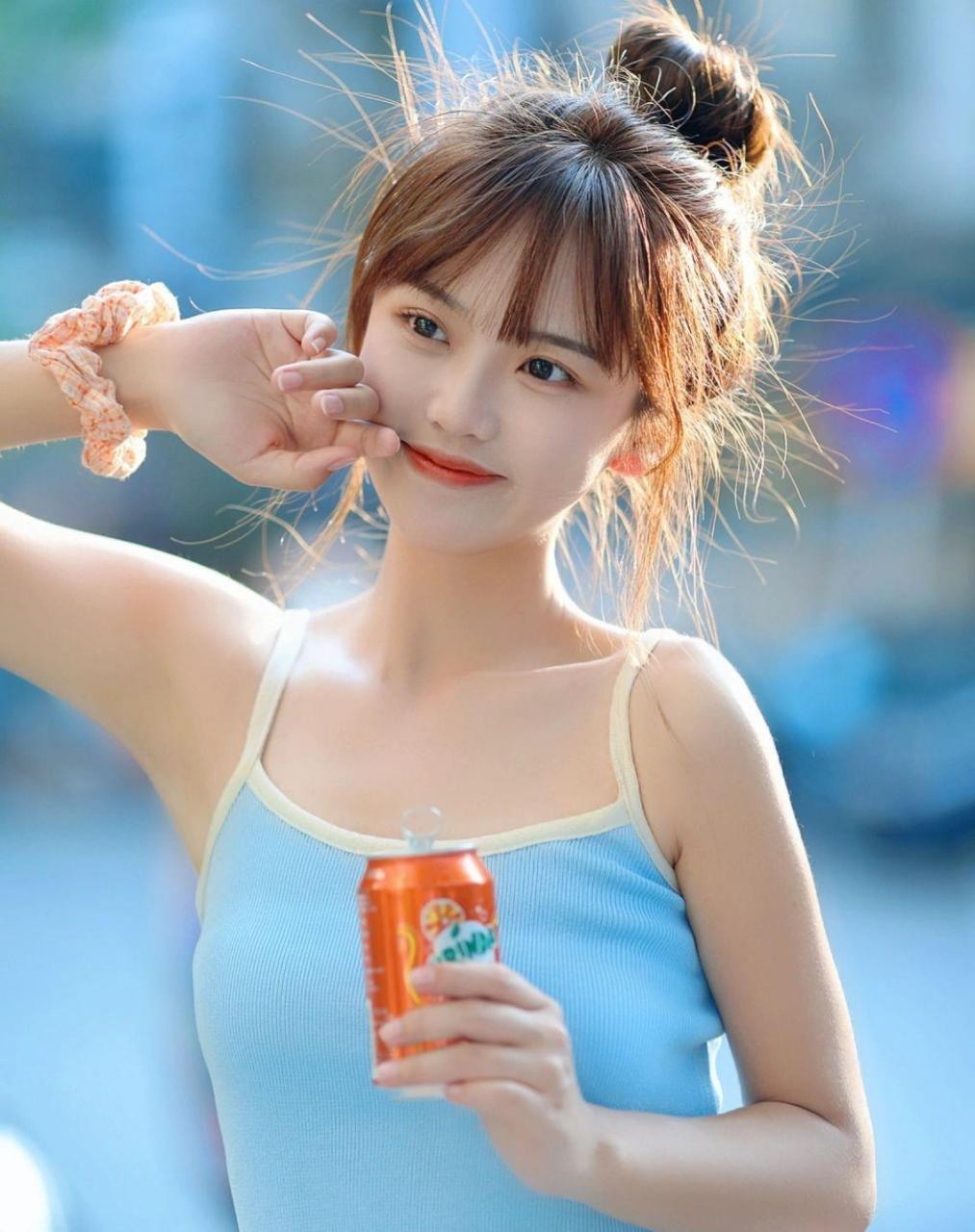 对笑起来甜甜的女孩子真的一点抵抗力都没有